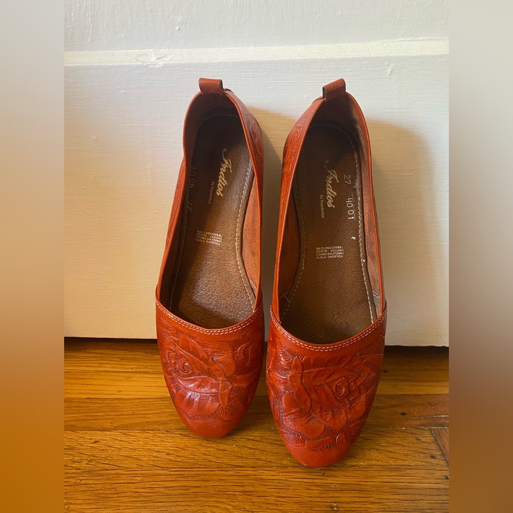 Gorgeous leather flats made in Mexico - size 10 women’s